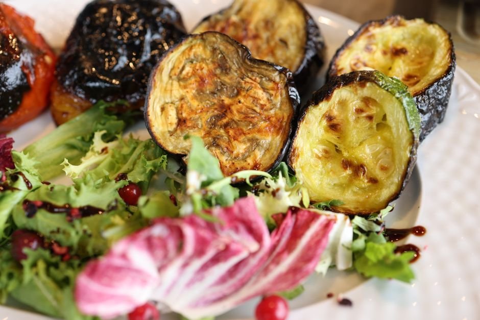 Plated low carb zucchini boat
