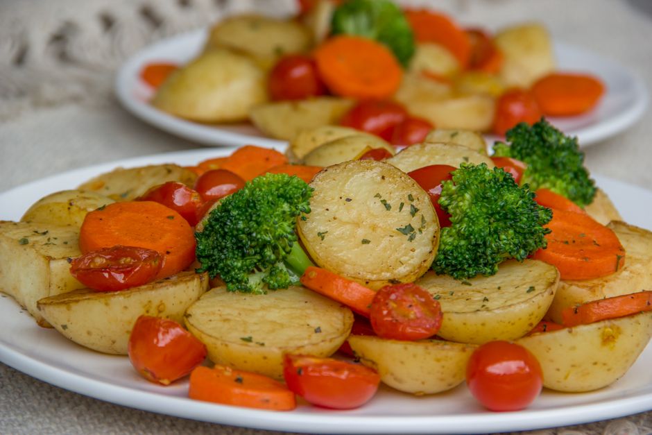 Ultimate Sheet Pan Dinner Idea: One-Pan Roasted Chicken & Veggies