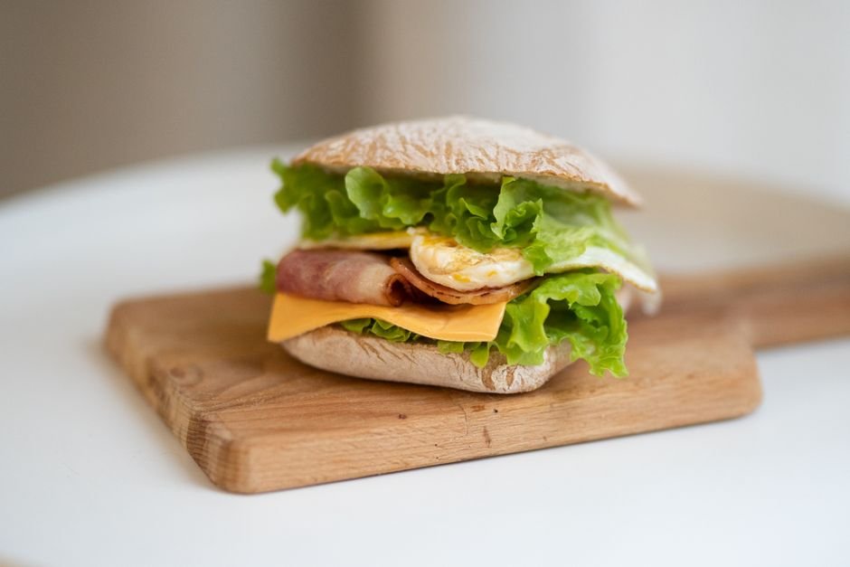 High Protein Breakfast Sandwich – Quick & Easy Recipe - featured image