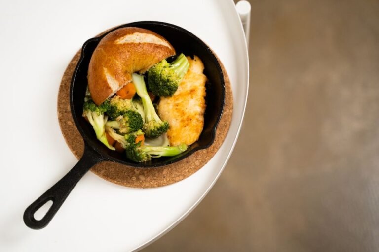 One Pan Chicken and Broccoli: Easy One-Skillet Recipe - featured image