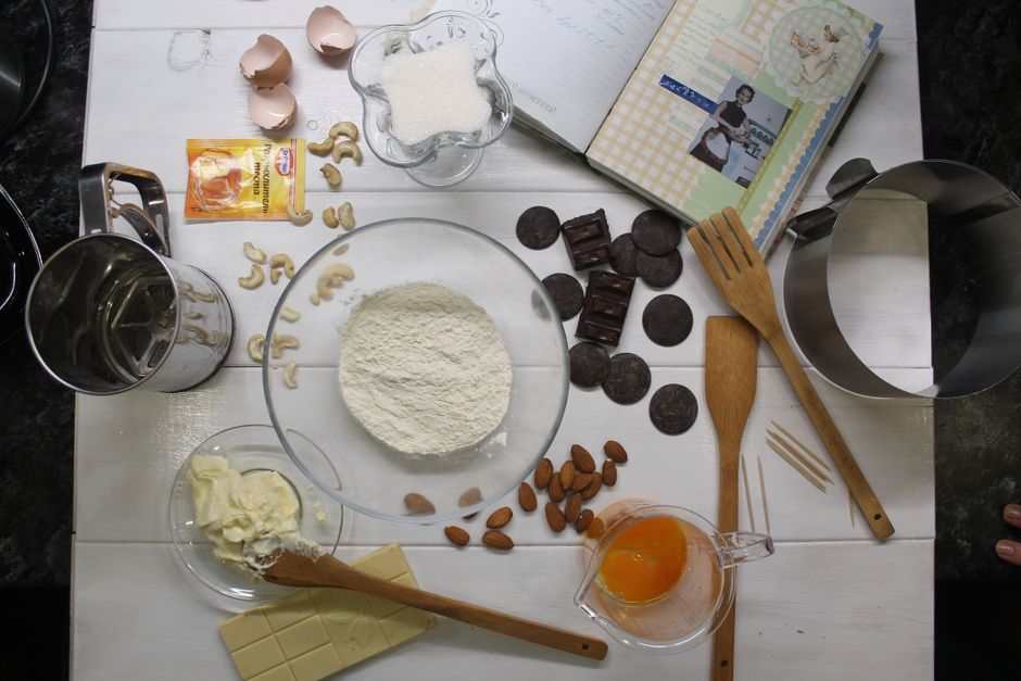 Ingredients for keto chocolate chip cookie