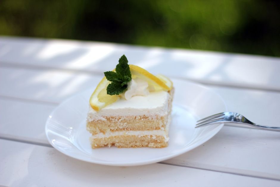 Plated no bake lemon cheesecake
