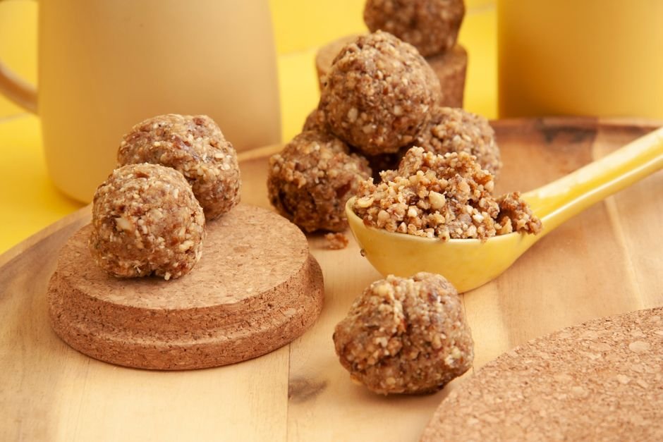 Ingredients for no bake energy bite peanut butter