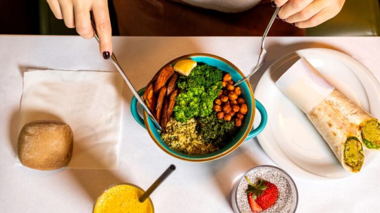 Healthy Meal Prep Recipe: Quinoa Power Bowls with Roasted Veggies - featured image