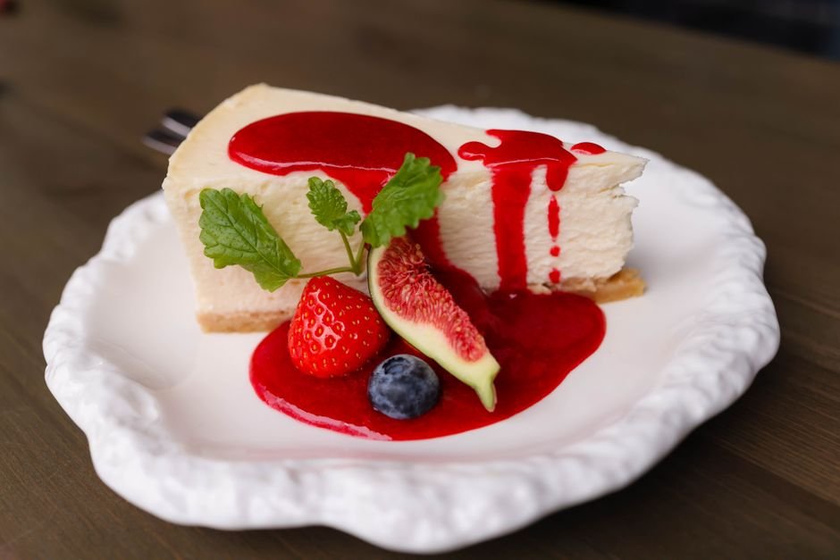 Plated no bake cheesecake bite
