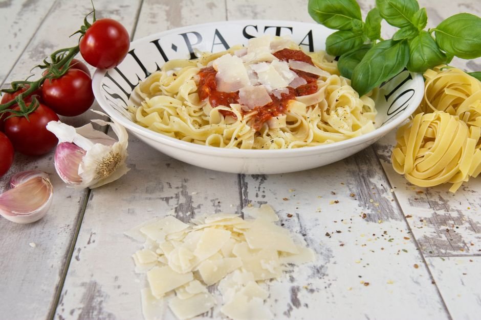Ingredients for one pot chicken parmesan pasta