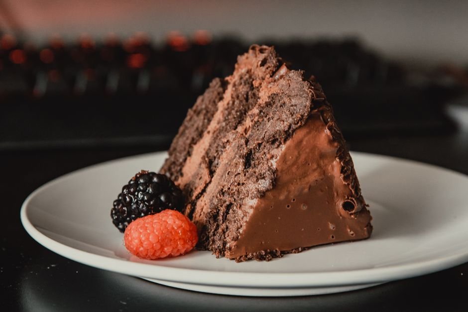 Keto Chocolate Cake Recipe – Rich, Moist & Low-Carb - featured image