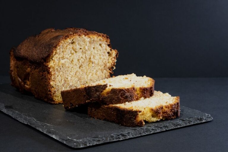 Easy Banana Bread Recipe - featured image
