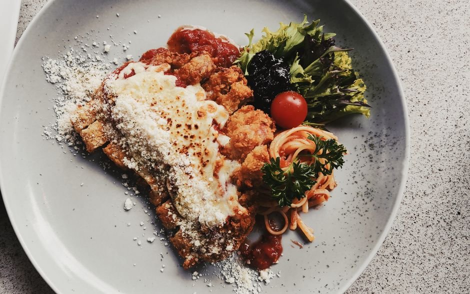 Easy Garlic Parmesan Chicken Recipe - featured image