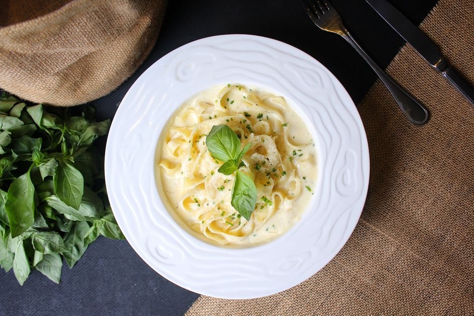 Plated vegan alfredo sauce recipe