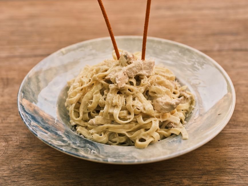 Crockpot Chicken Alfredo — Creamy, Easy & Irresistible - featured image