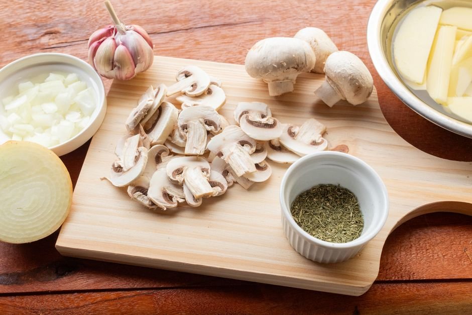 Ingredients for slow cooker beef stroganoff
